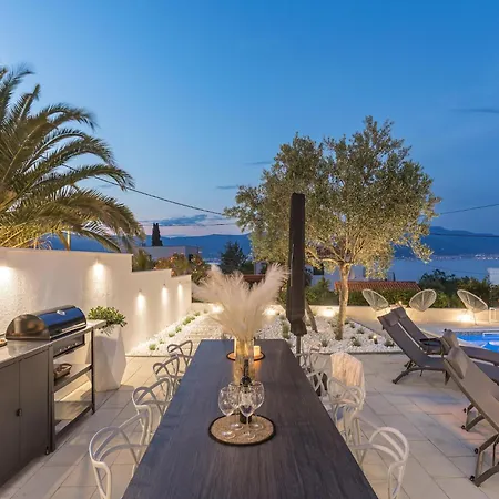 Attractive In Slatine Trogir