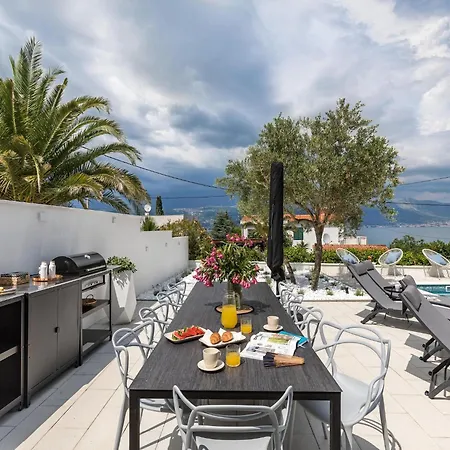 Apartment Attractive In Slatine *