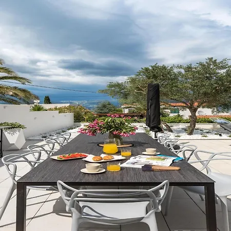 Attractive In Slatine Apartment Trogir